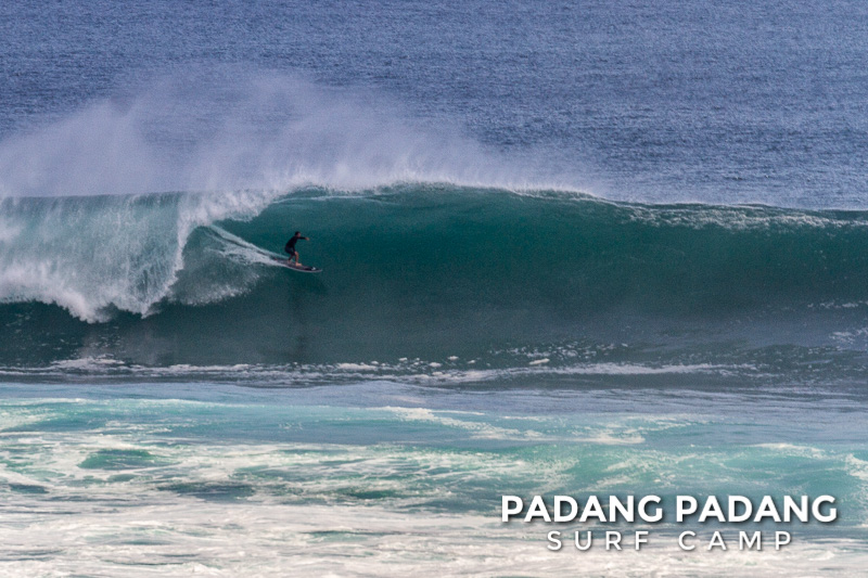 Monster Swell - Uluwatu, Bali 